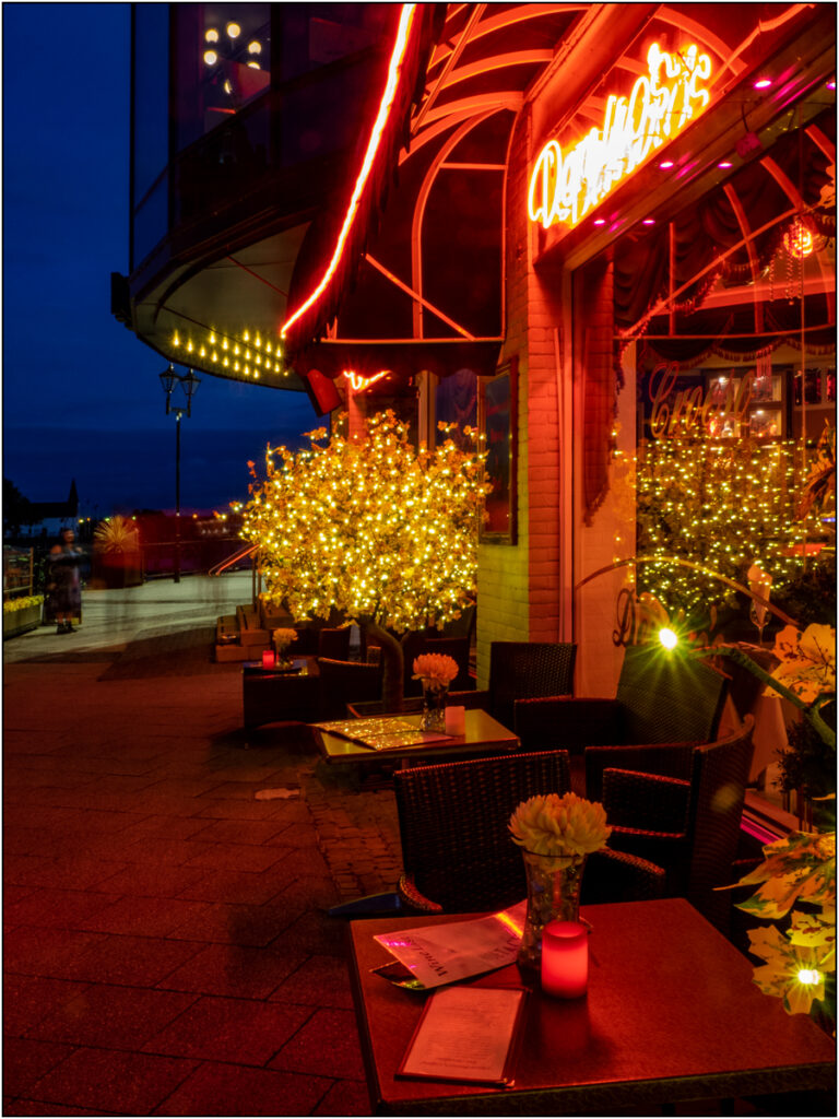 Cardiff Bay by Dave Russell