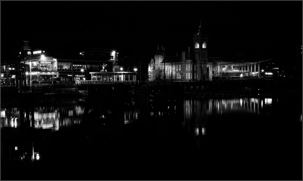 Cardiff Bay Low Light Shoot 13 by Steve Willcocks