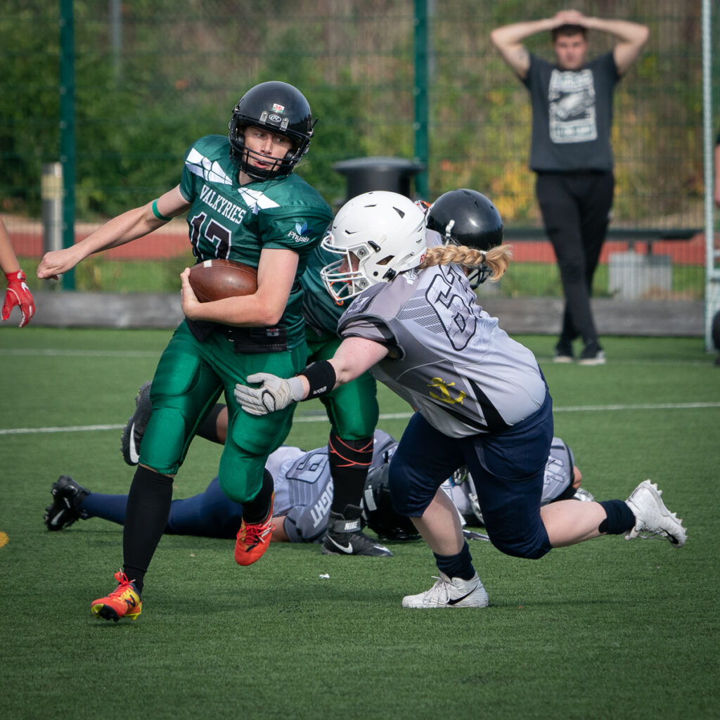 American Football (Oct 2021) - Cardiff Valkyries vs Portsmouth Dreadnoughts (2 of 12) by Niall