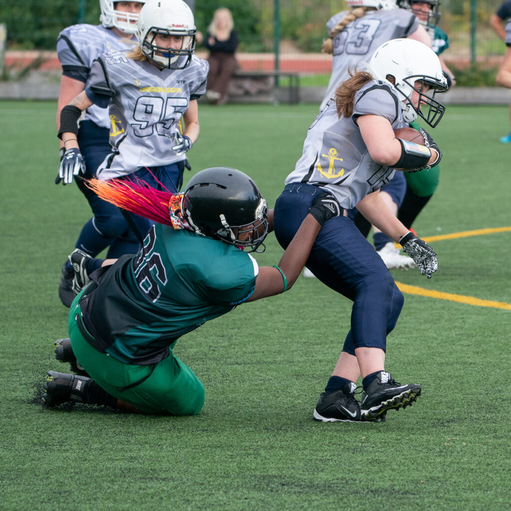 American Football (Oct 2021) - Cardiff Valkyries vs Portsmouth Dreadnoughts (8 of 12) by Niall