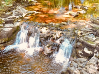 Crystal clear near Pontneathvaughan by Gwynn Jones
