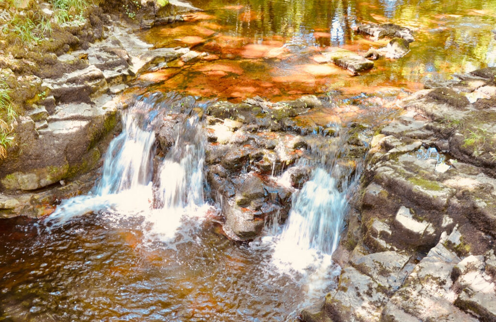 Crystal clear near Pontneathvaughan by Gwynn Jones