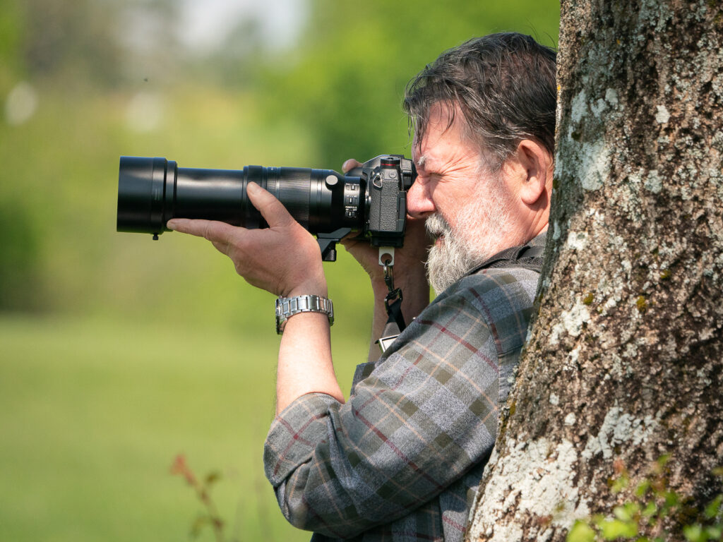 Bonviston point to point (May 2022) - Jeff leaning by Niall