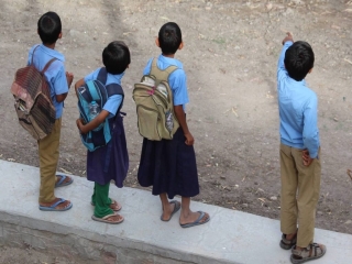 Here comes the bus by Sharon Stevenson