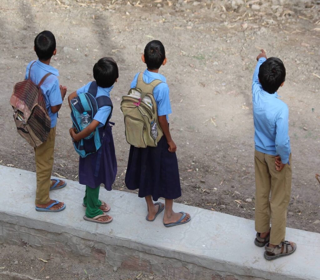 Here comes the bus by Sharon Stevenson