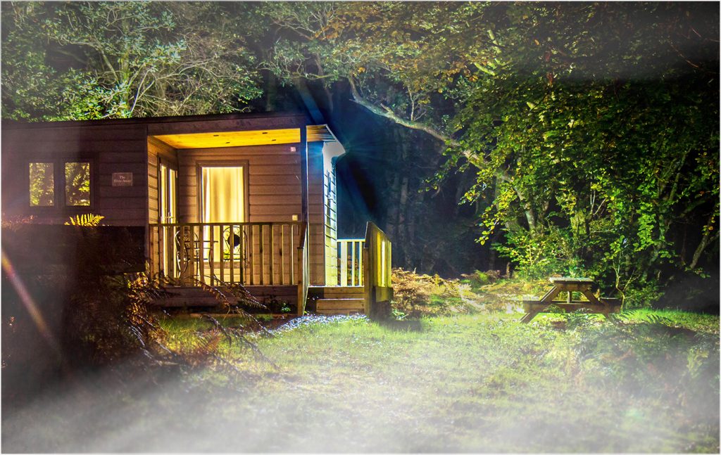 Night lodge by Dean Pine